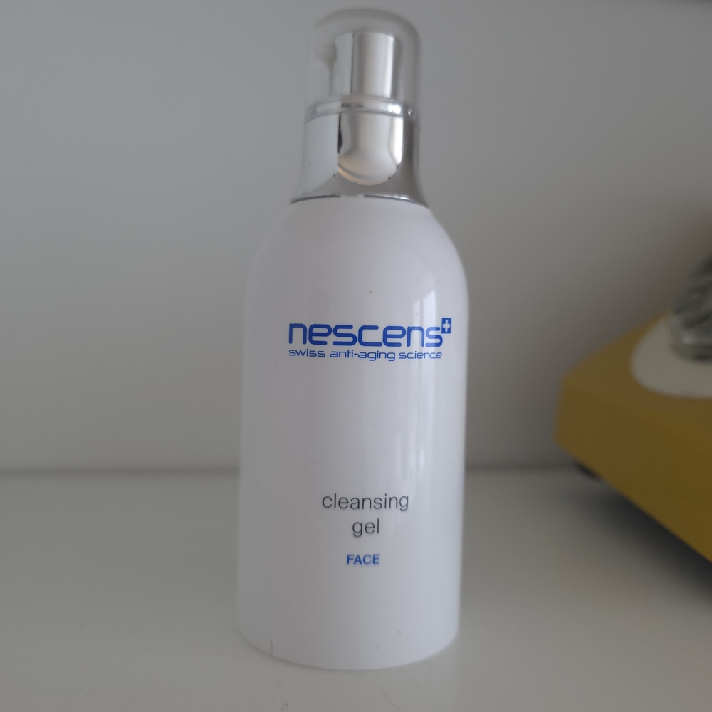 White Cleansing Gel
